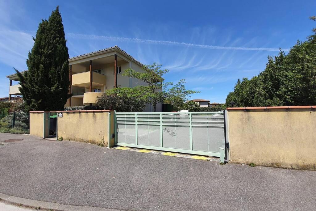 Charmant Appartement Avec Terrasse Et Jardin Au Calme Proche Bus Metro Тулуза Екстер'єр фото